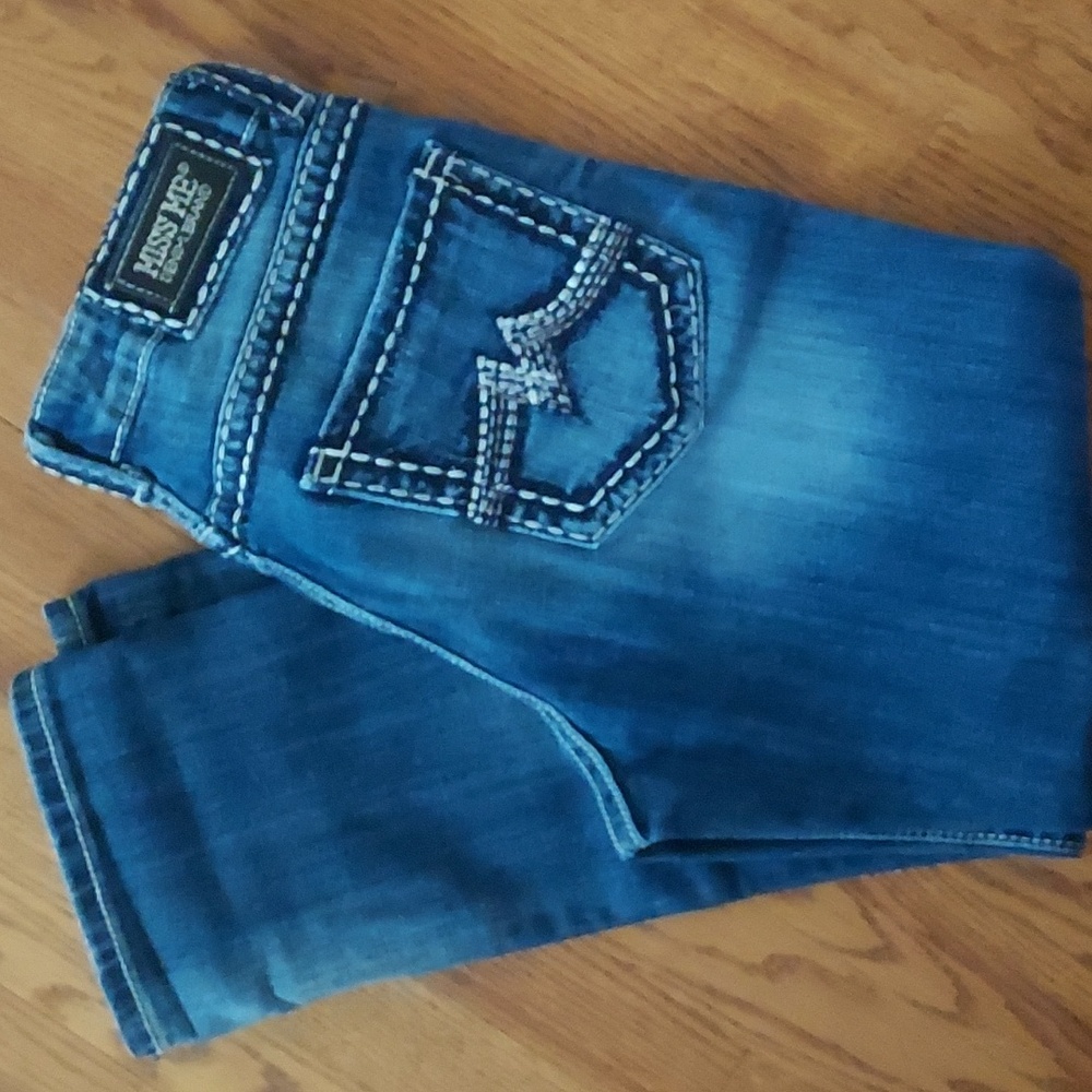 MISS ME Distressed Boyfriend Capri's
